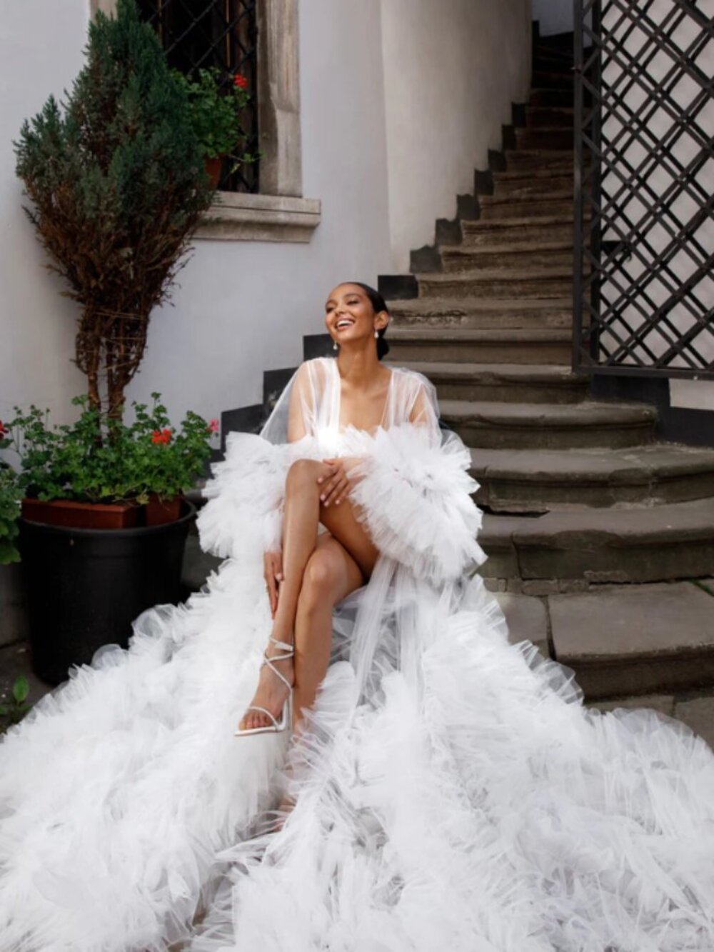 VOIR Bride Victoria Robe - Picture 2 of 5